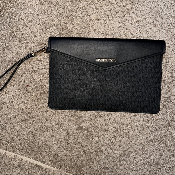 Michael Kors clutch bag - Picture 1 of 1
